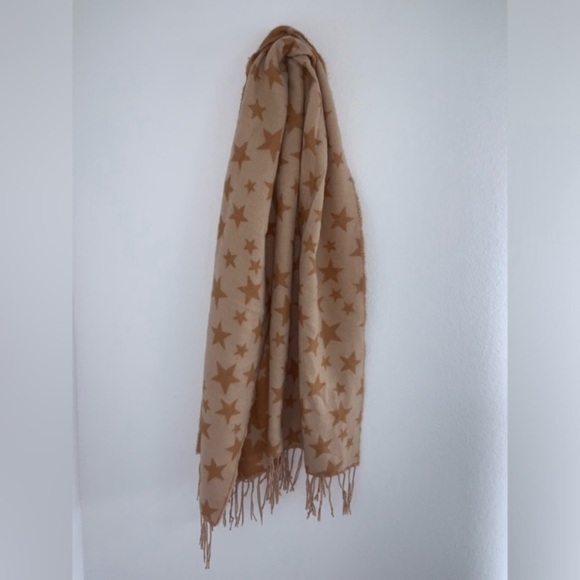 Steve Madden Cozy Fall Stars Scarf - Picture 5 of 8